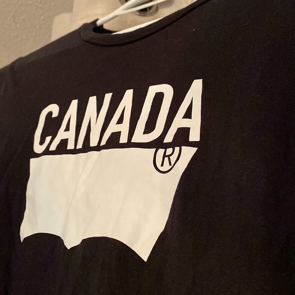 Levi’s Canada Logo Shirt - Picture 3 of 5